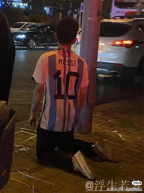 梅西短暂亮相印度见面会仅10分钟,球迷纷纷表示失望 梅西短暂亮相印度见面会仅10分钟,球迷纷纷表示失望
